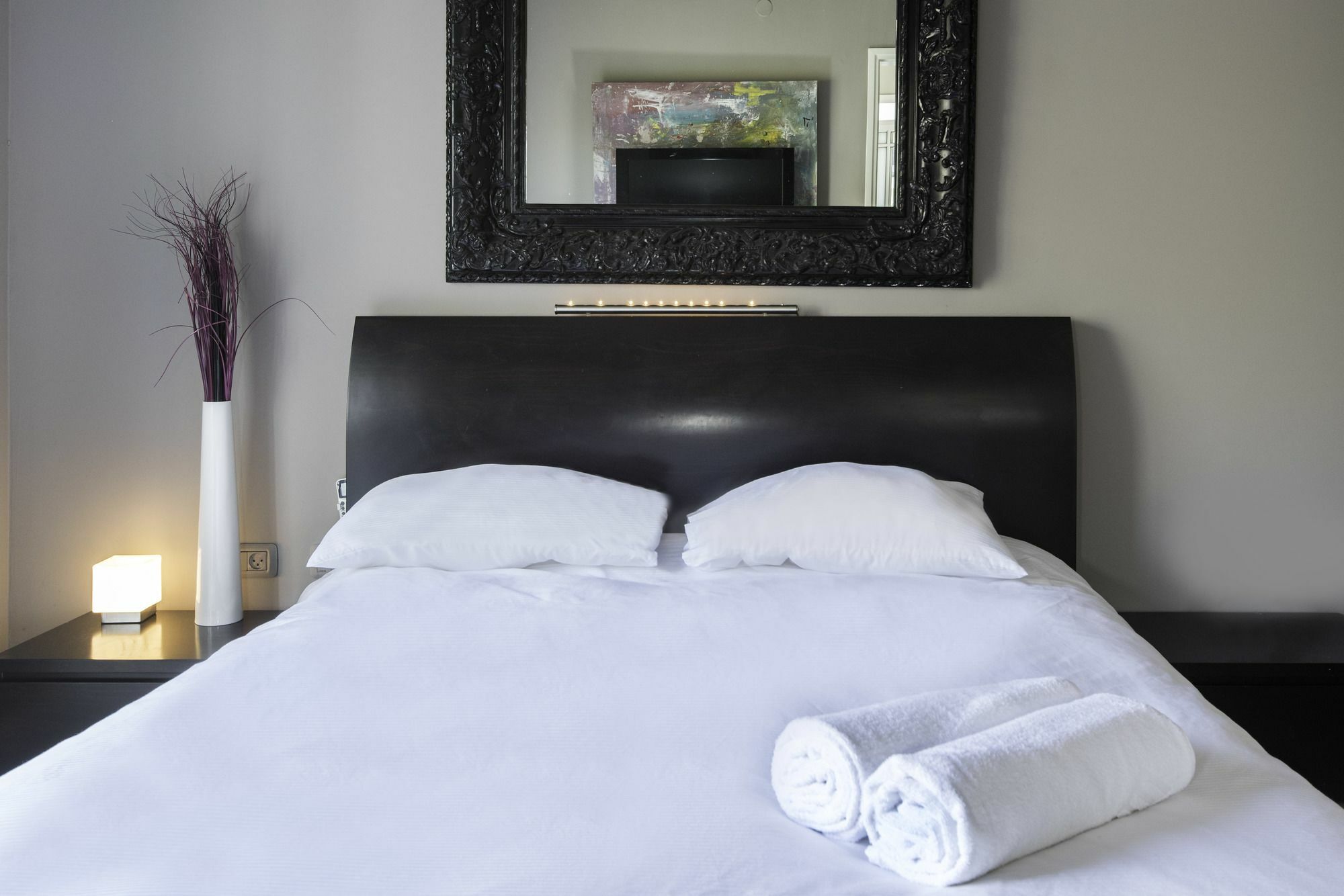Appartamento Stunning 2Bd W/ Private Balcony By Sea N' Rent Tel Aviv Esterno foto